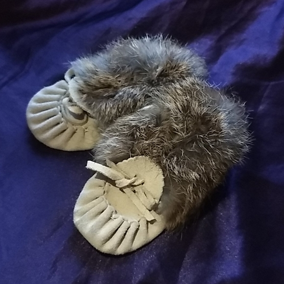 Minnetonka Toddler Moccasins - Picture 2 of 3